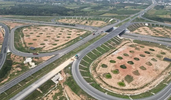 Featured Image of How Industrial Corridors Are Shaping North Bangalore's Real Estate Future